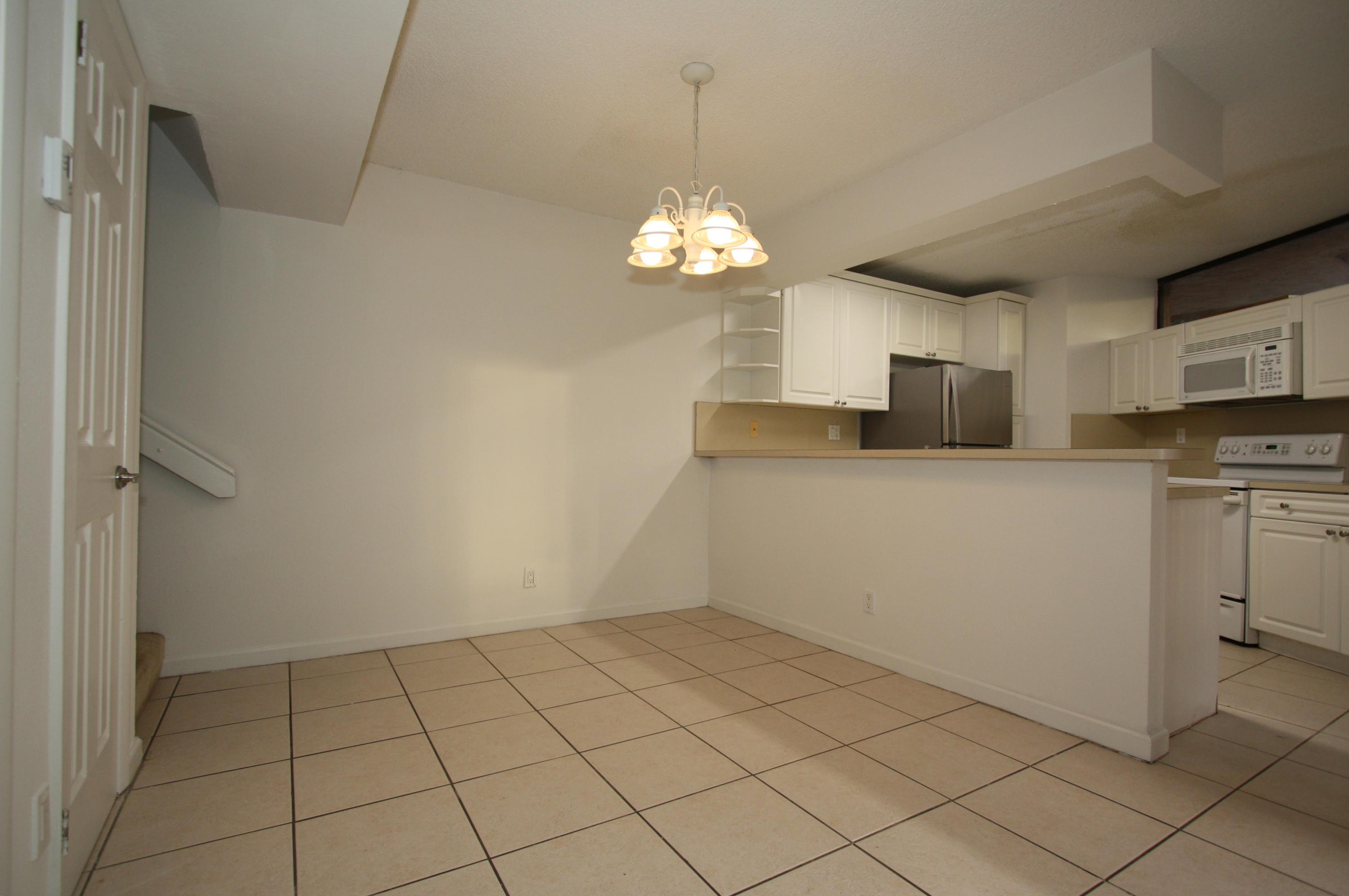 8231 Severn Drive, Unit D Boca Raton, FL 33433 - Photo 4 of 15 8231_04