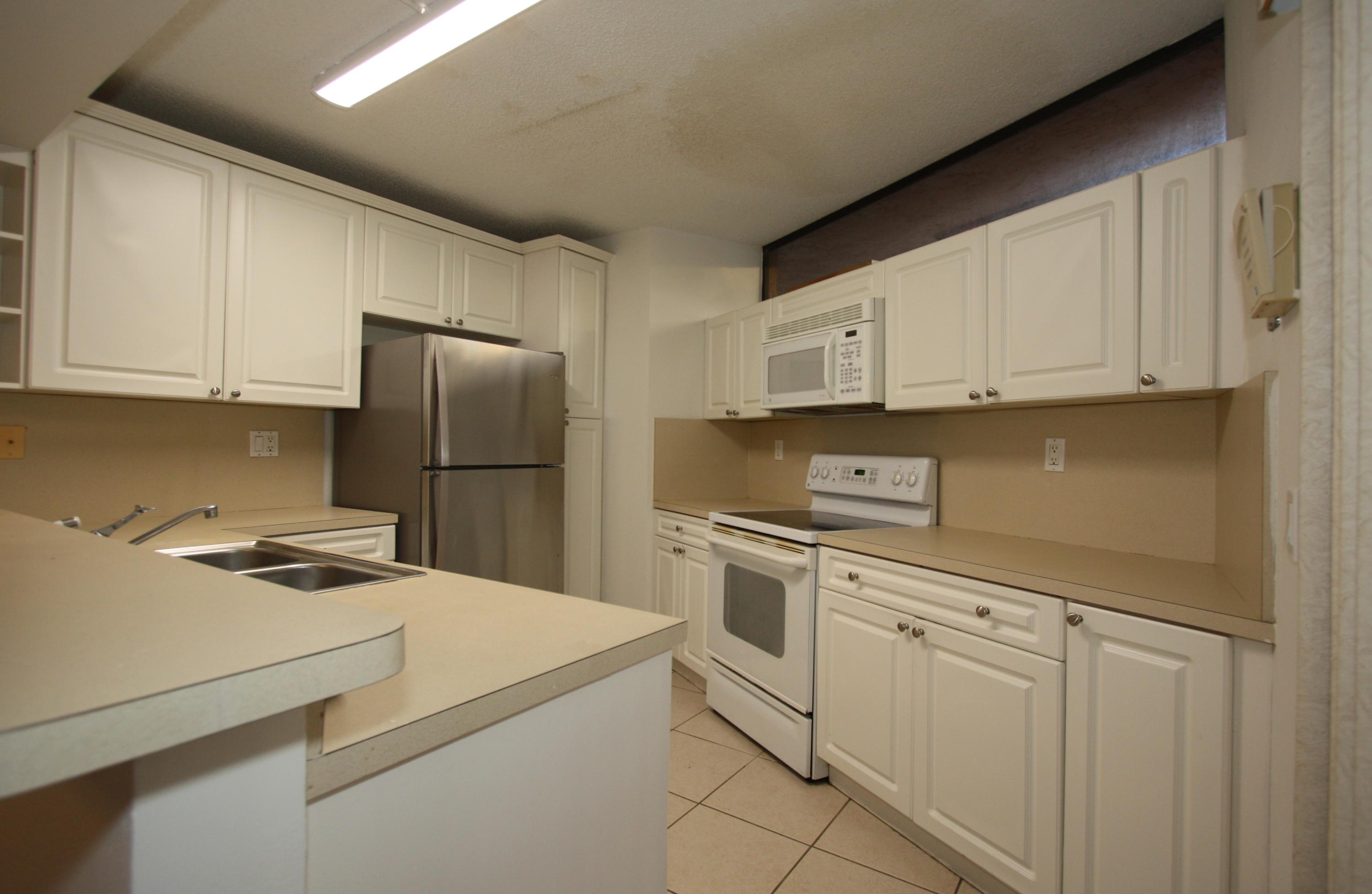 8231 Severn Drive, Unit D Boca Raton, FL 33433 - Photo 7 of 15 8231_07