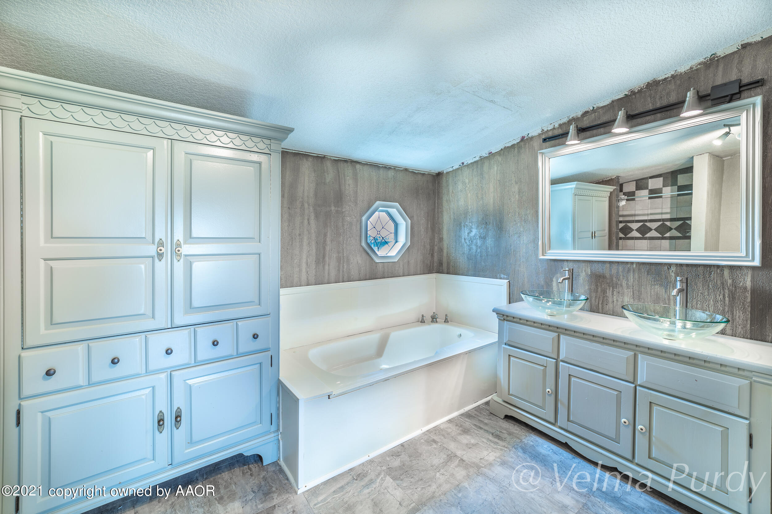 6307 Tucker Road Amarillo, TX 79118 - Photo 13 of 21 Master bath