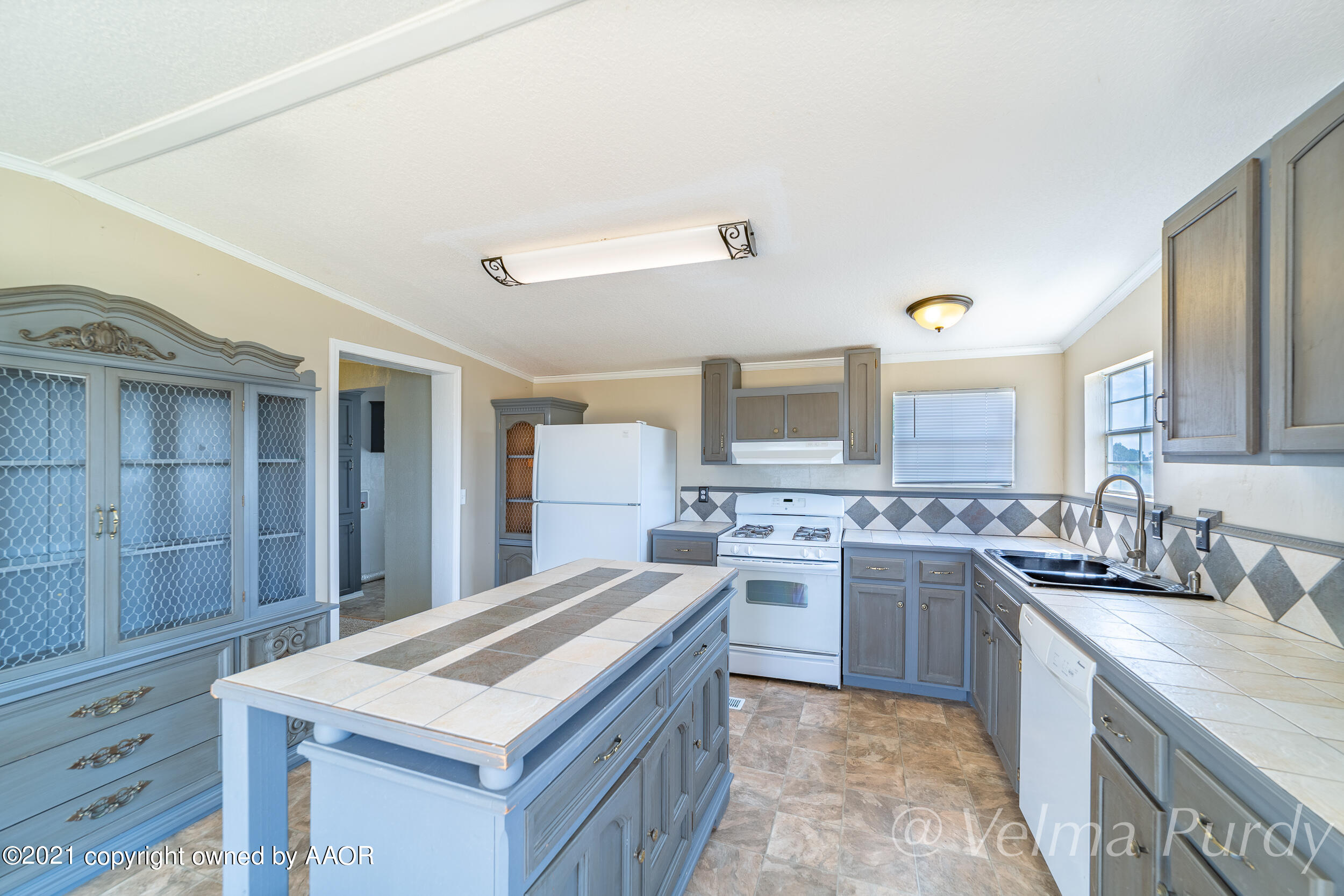 6307 Tucker Road Amarillo, TX 79118 - Photo 9 of 21 Kitchen