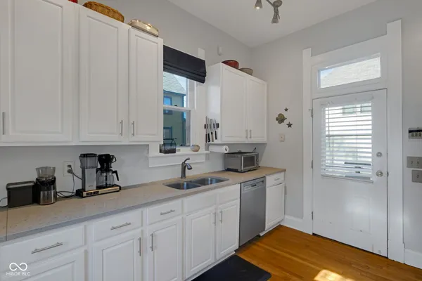 $284,900 | 1002 North New Jersey Street, Indianapolis, IN 46202