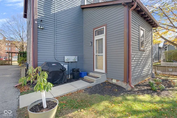 $284,900 | 1002 North New Jersey Street, Indianapolis, IN 46202