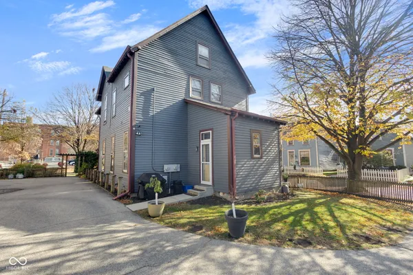 $284,900 | 1002 North New Jersey Street, Indianapolis, IN 46202