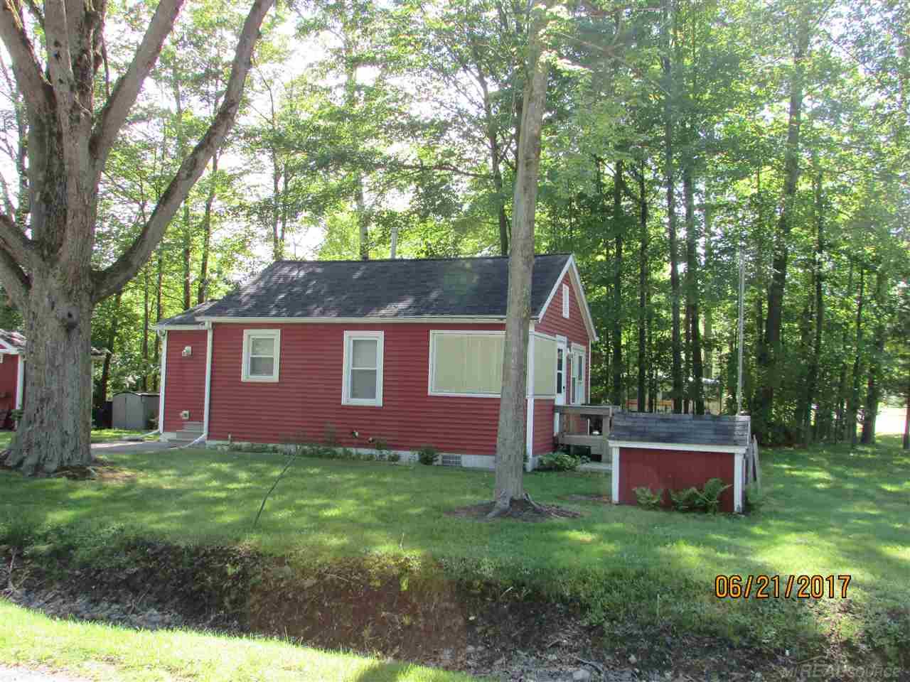 7386 Maplewood Road Lexington, MI 48450 - Photo 13 of 15 31323264-12.JPG