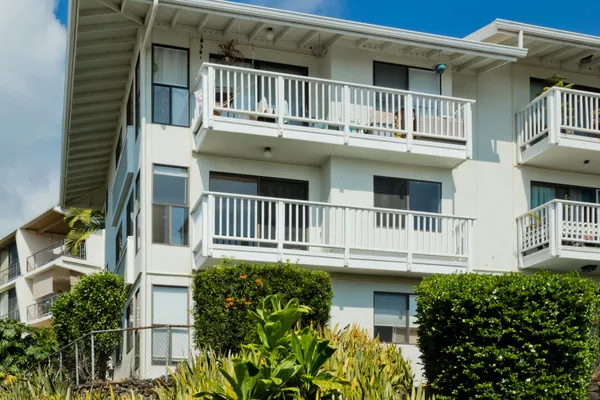 $379,900 | 82-6065 Capt Cook Rd B, Unit B203, Captain Cook, HI 96704