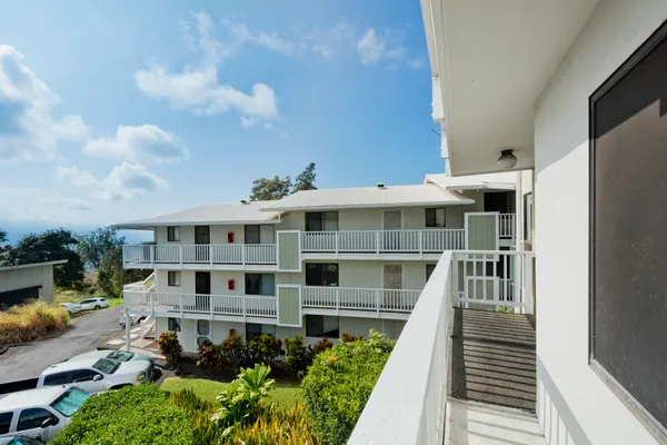 $379,900 | 82-6065 Capt Cook Rd B, Unit B203, Captain Cook, HI 96704