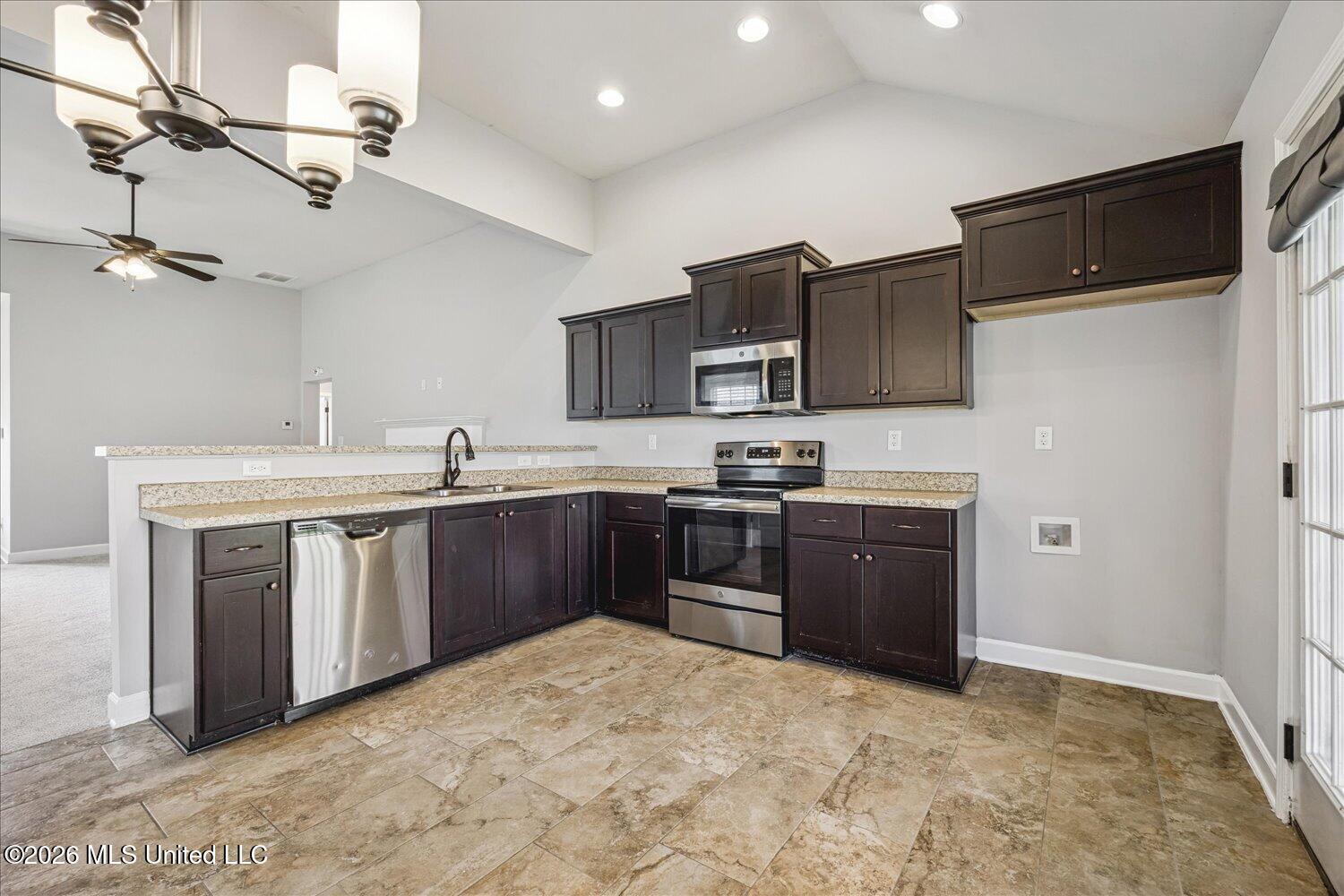 8069 Aiden Road Southaven, MS 38671 - Photo 11 of 26 11-3123433ah-11-8069 Aiden Rd