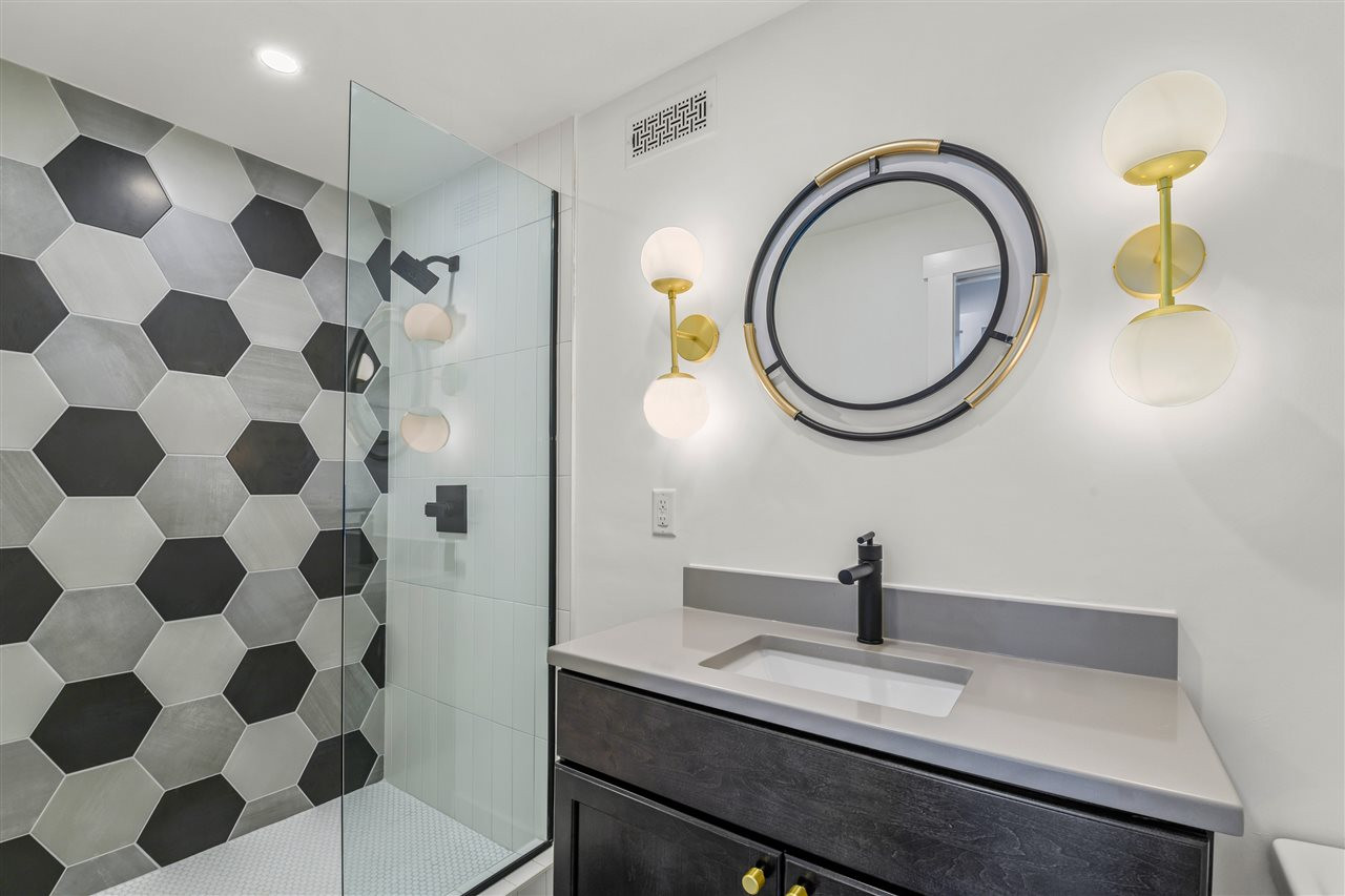 321 Compton Road Raleigh, NC 27609 - Photo 20 of 26 Bathroom