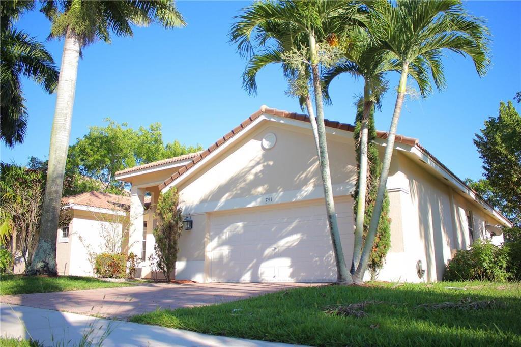 791 Regal Cove Road Weston, FL 33327 - Photo 4 of 29 4
