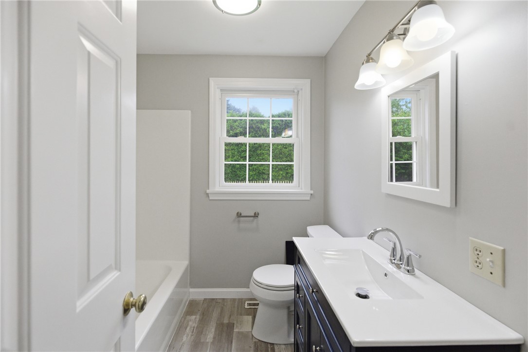 49 Harvest Road Middletown, RI 02842 - Photo 14 of 49