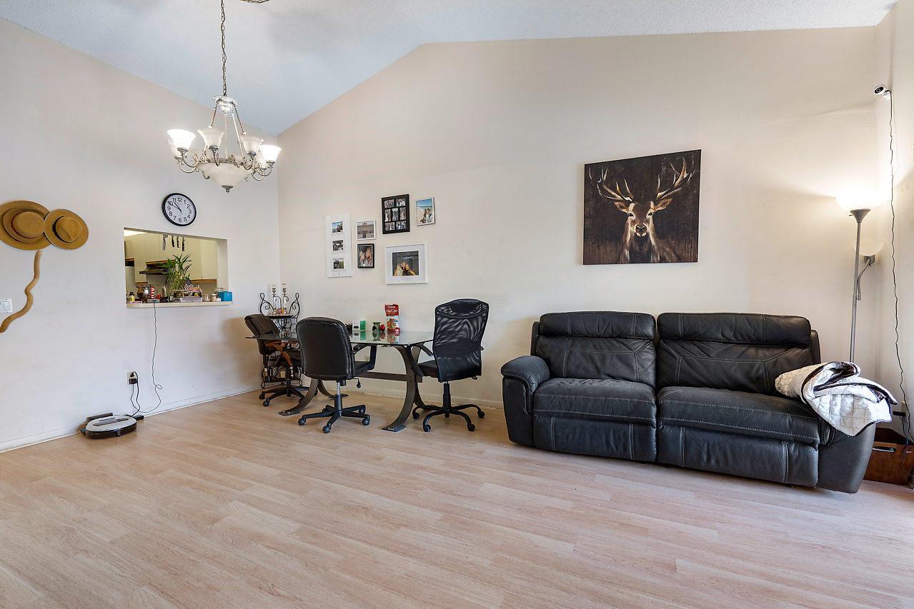 7943 Love Lane Boca Raton, FL 33433 - Photo 5 of 21 Living Room
