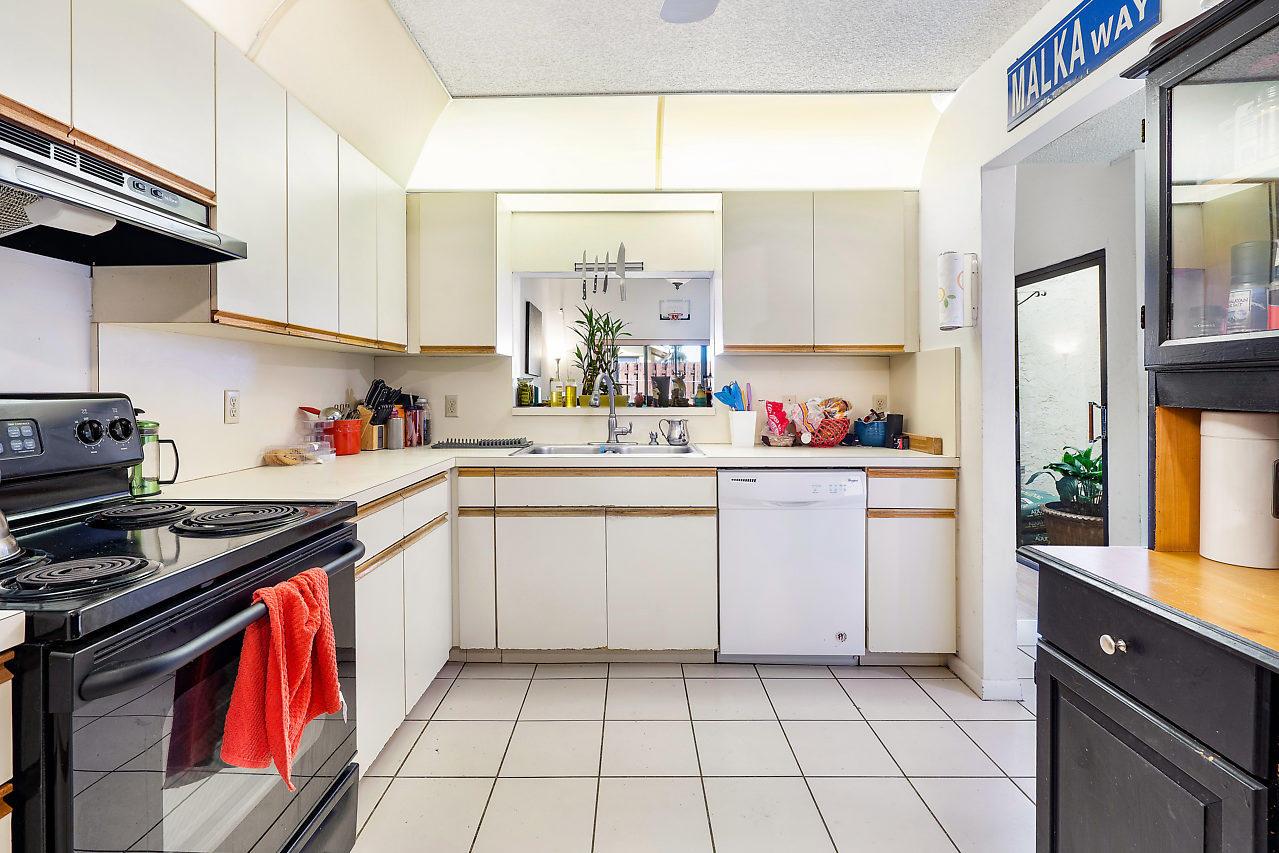 7943 Love Lane Boca Raton, FL 33433 - Photo 7 of 21 Kitchen