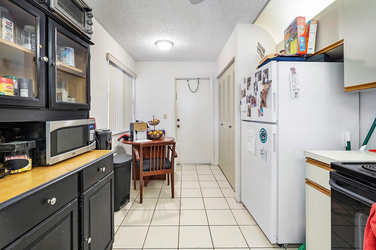 7943 Love Lane Boca Raton, FL 33433 - Photo 9 of 21 Kitchen