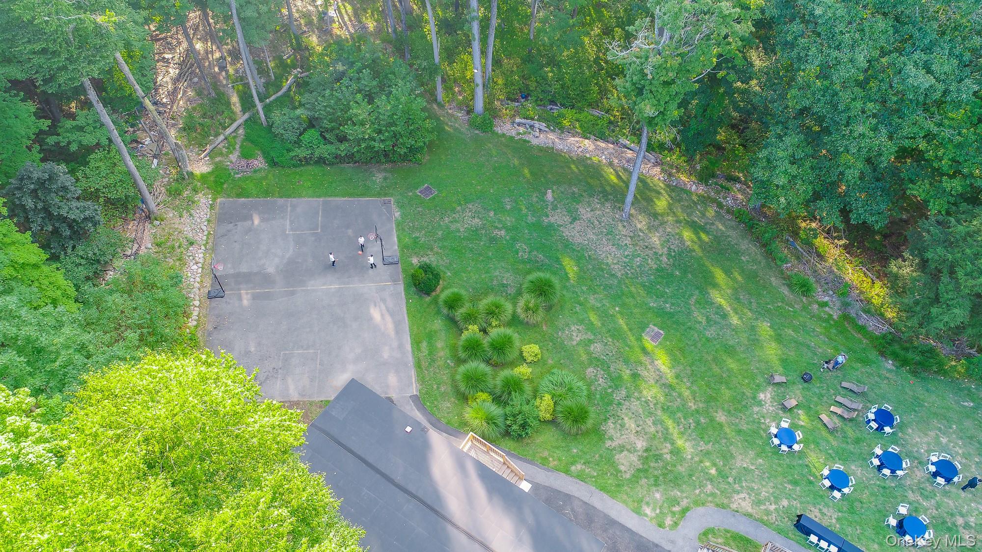 996 Haverstraw Road Suffern, NY 10901 - Photo 47 of 50 a yard with lots of green space