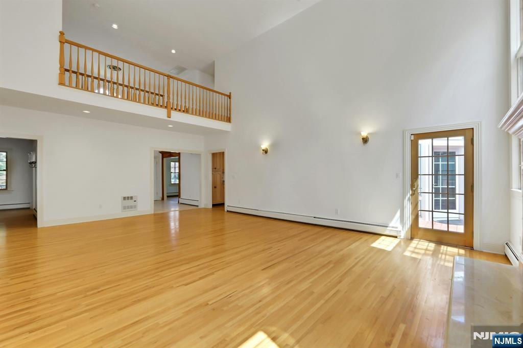 765 Colonial Road Franklin Lakes, NJ 07417 - Photo 17 of 45
