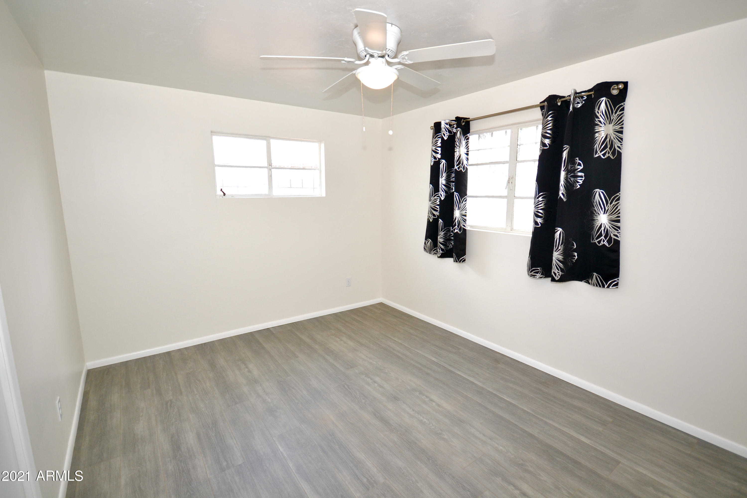 2328 West Cheery Lynn Road Phoenix, AZ 85015 - Photo 16 of 26 Bedroom 3