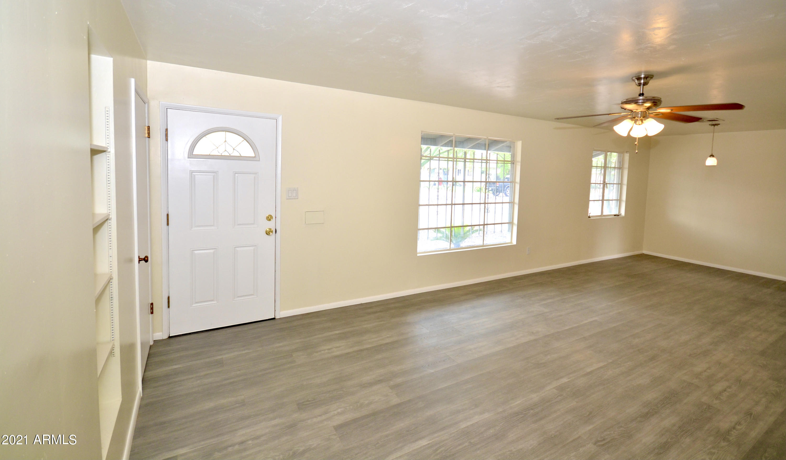 2328 West Cheery Lynn Road Phoenix, AZ 85015 - Photo 23 of 26 Living Room/Front door