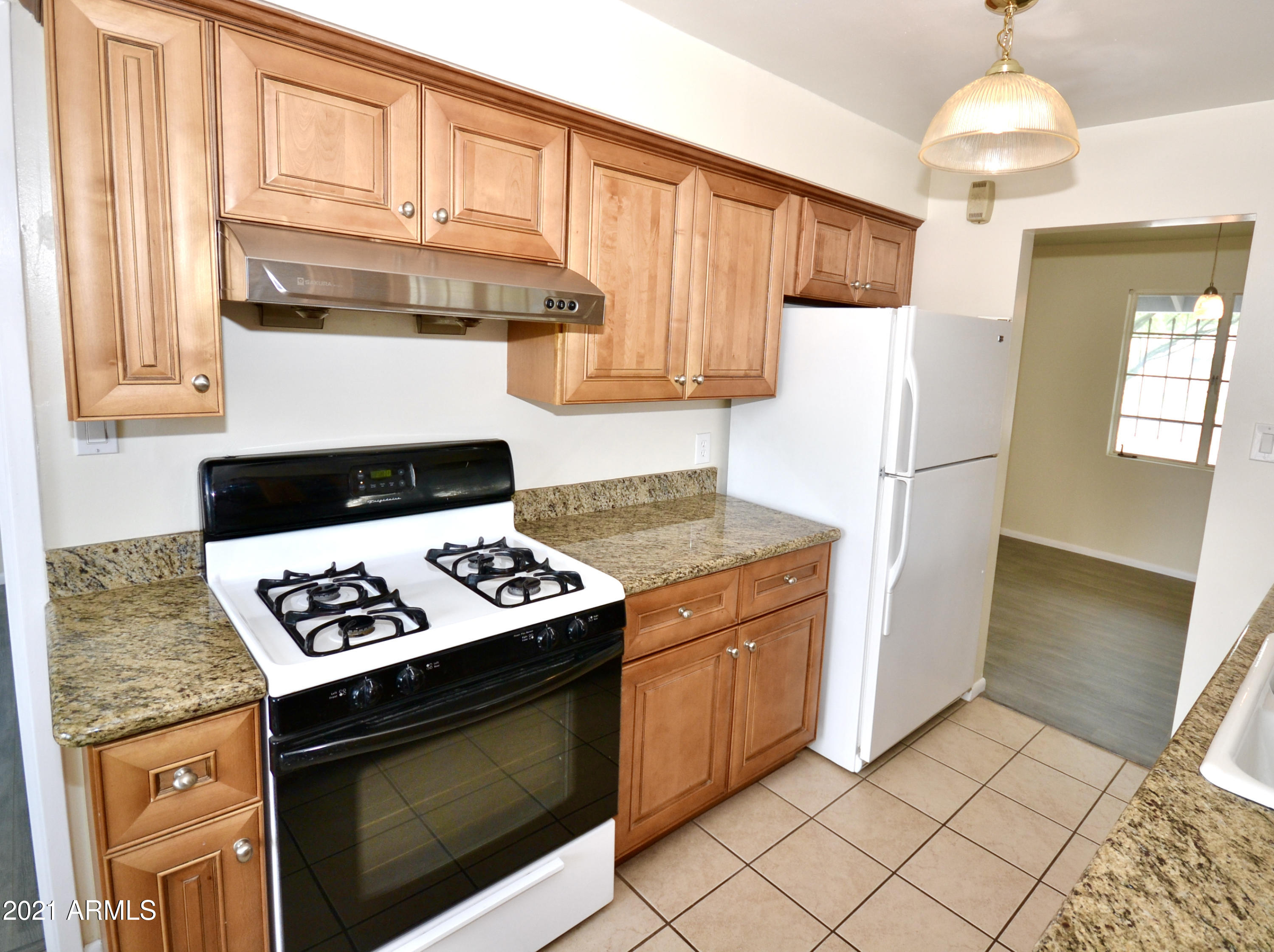 2328 West Cheery Lynn Road Phoenix, AZ 85015 - Photo 8 of 26 Kitchen