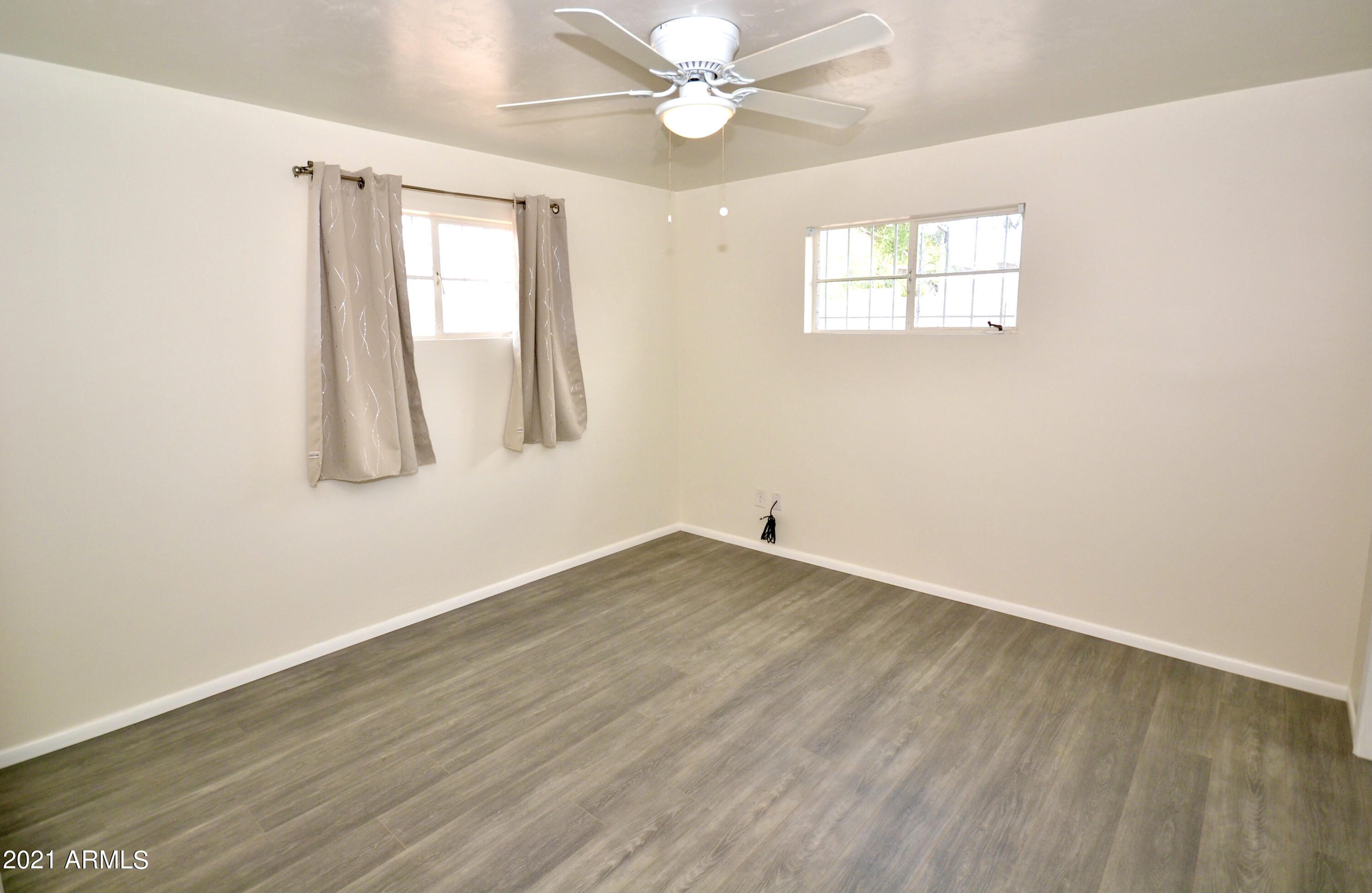 2328 West Cheery Lynn Road Phoenix, AZ 85015 - Photo 9 of 26 Master Bedroom