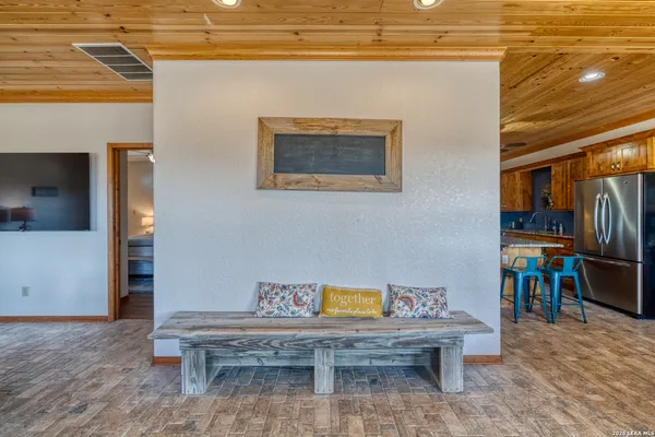 $749,900 | 190 Fm 2748, Concan, TX 78838