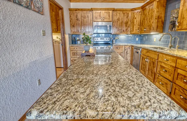 $749,900 | 190 Fm 2748, Concan, TX 78838