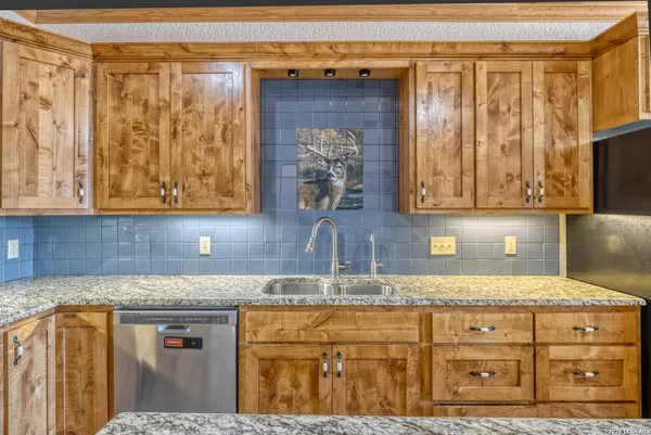 $749,900 | 190 Fm 2748, Concan, TX 78838