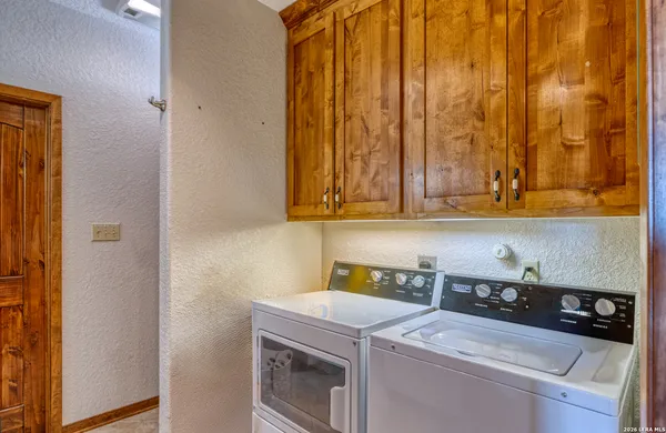 $749,900 | 190 Fm 2748, Concan, TX 78838