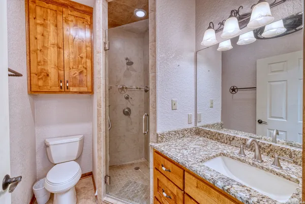 $749,900 | 190 Fm 2748, Concan, TX 78838