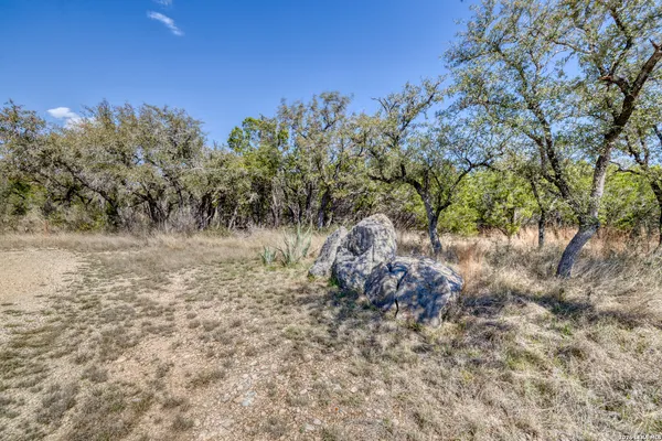 $749,900 | 190 Fm 2748, Concan, TX 78838