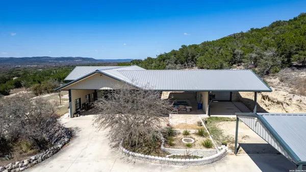 $749,900 | 190 Fm 2748, Concan, TX 78838