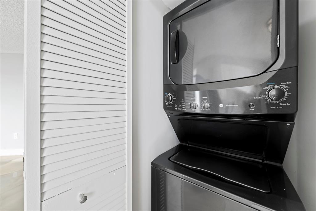 520 Southeast 5th Avenue, Unit 1504 Fort Lauderdale, FL 33301 - Photo 28 of 53 a close view of a stove in a room