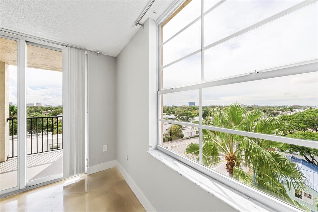 520 Southeast 5th Avenue, Unit 1504 Fort Lauderdale, FL 33301 - Photo 4 of 53 Beautiful living and dining with great natural lighting and views of Las Olas Blvd, coastline and pool.