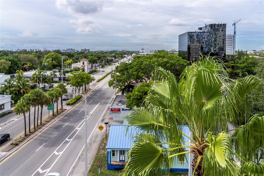520 Southeast 5th Avenue, Unit 1504 Fort Lauderdale, FL 33301 - Photo 8 of 53 Private balcony with panoramic views of Las Olas Blvd, downtown, coastline, cruise port, and city lights — perfect for watching both sunrise and sunset.