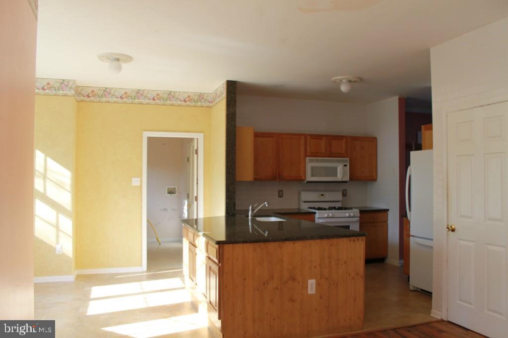 2 Sandy Court Tuckerton, NJ 08087 - Photo 7 of 25 Gallery Image 7