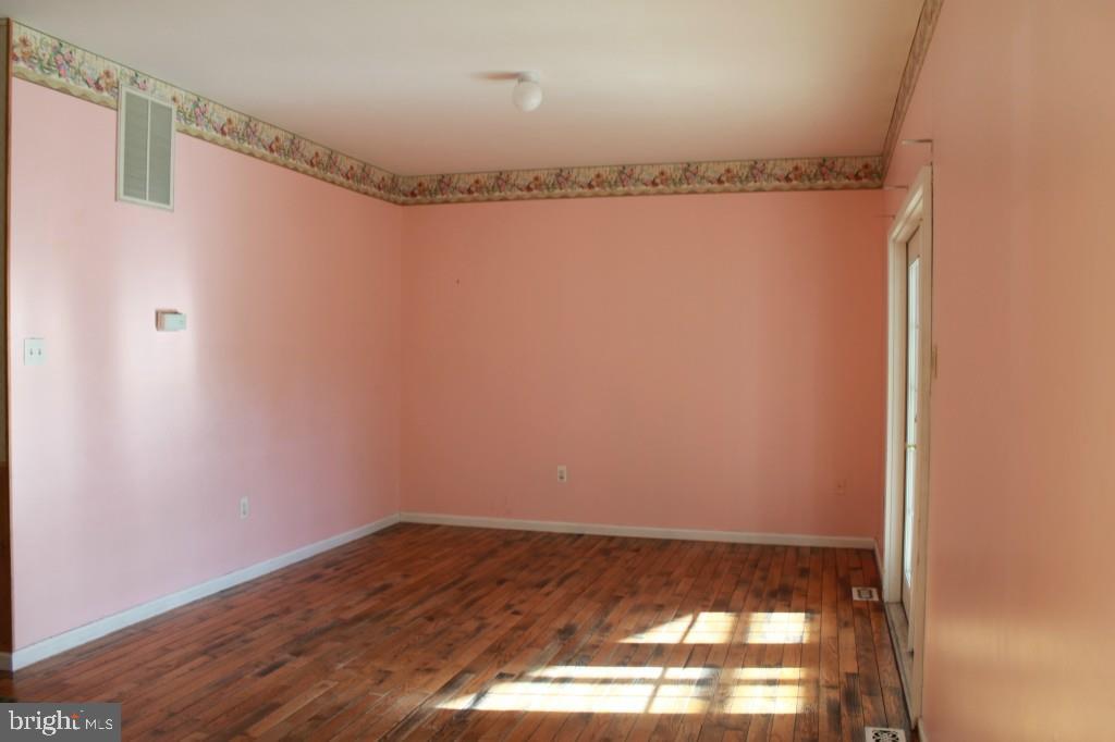 2 Sandy Court Tuckerton, NJ 08087 - Photo 8 of 25 Gallery Image 8