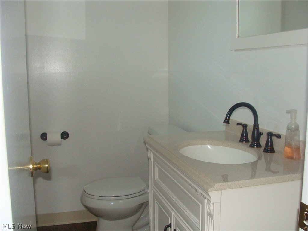 1305 Gordon Road Lyndhurst, OH 44124 - Photo 10 of 16