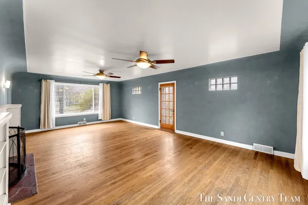 $425,000 | 15008 Lakeshore Avenue, Grand Haven, MI 49417