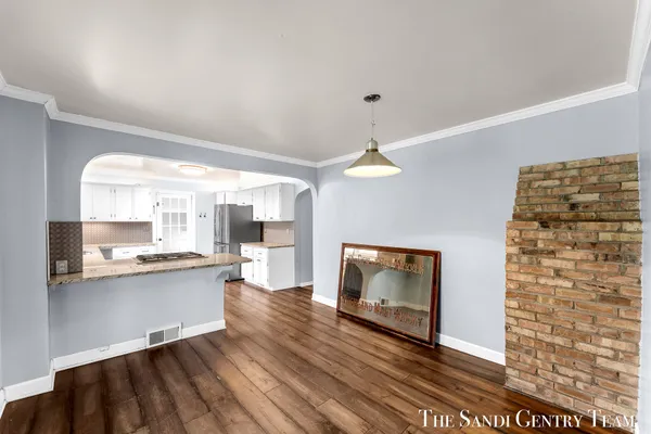$425,000 | 15008 Lakeshore Avenue, Grand Haven, MI 49417