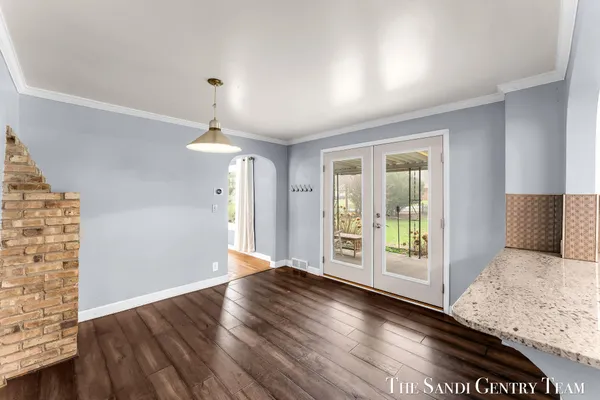 $425,000 | 15008 Lakeshore Avenue, Grand Haven, MI 49417