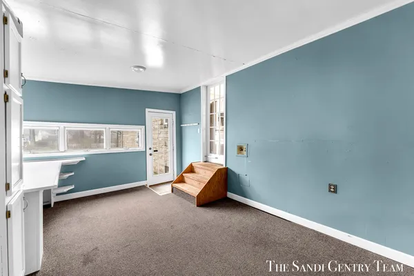$425,000 | 15008 Lakeshore Avenue, Grand Haven, MI 49417