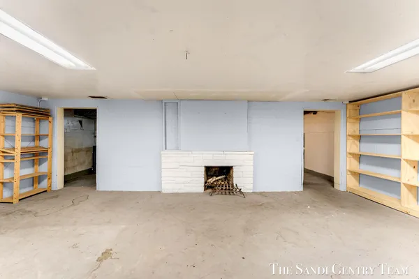 $425,000 | 15008 Lakeshore Avenue, Grand Haven, MI 49417