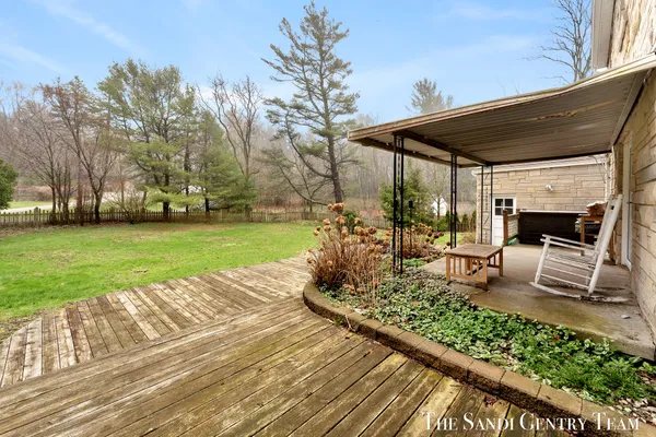 $425,000 | 15008 Lakeshore Avenue, Grand Haven, MI 49417