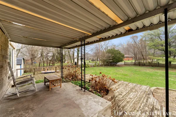 $425,000 | 15008 Lakeshore Avenue, Grand Haven, MI 49417