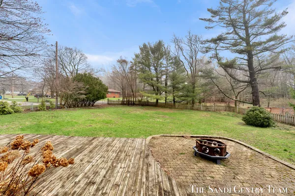 $425,000 | 15008 Lakeshore Avenue, Grand Haven, MI 49417
