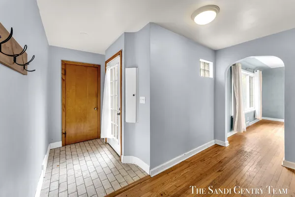 $425,000 | 15008 Lakeshore Avenue, Grand Haven, MI 49417