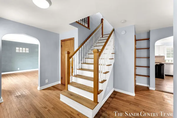 $425,000 | 15008 Lakeshore Avenue, Grand Haven, MI 49417