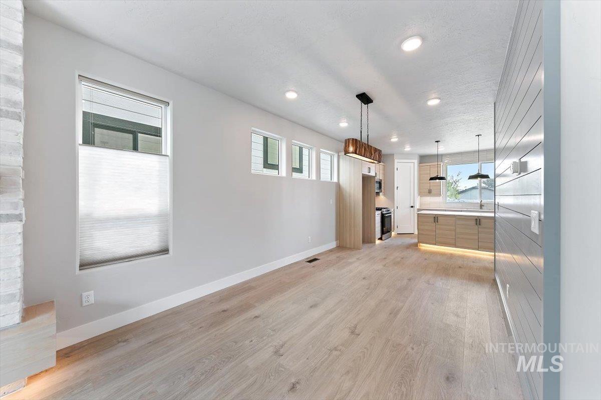 45 North Feather Reed Avenue Meridian, ID 83642 - Photo 10 of 42 Gallery Image 10