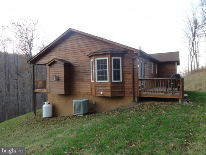 205 Lookout Point Way Linden, VA 22642 - Photo 2 of 22 Exterior (Rear)