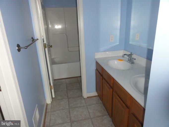 205 Lookout Point Way Linden, VA 22642 - Photo 12 of 22 Bath (Master)