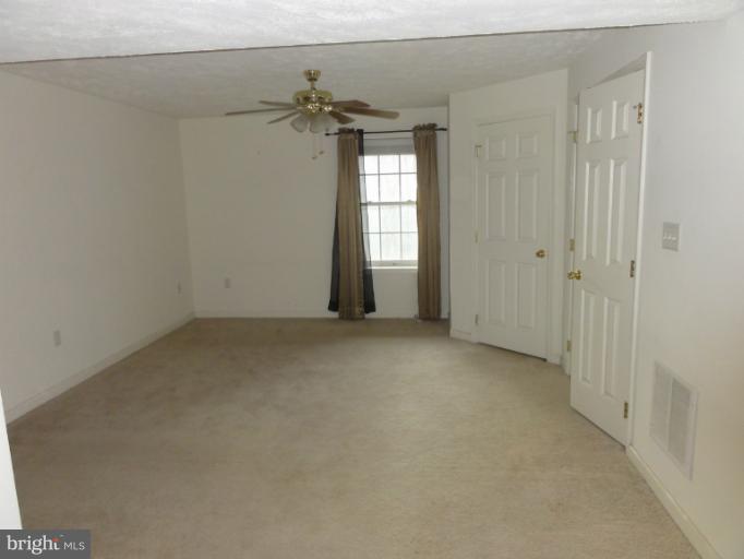 205 Lookout Point Way Linden, VA 22642 - Photo 15 of 22 Family Room